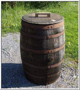 Holzfass 190 Liter Regentonne Wasserfass Whiskyfass mit Deckel